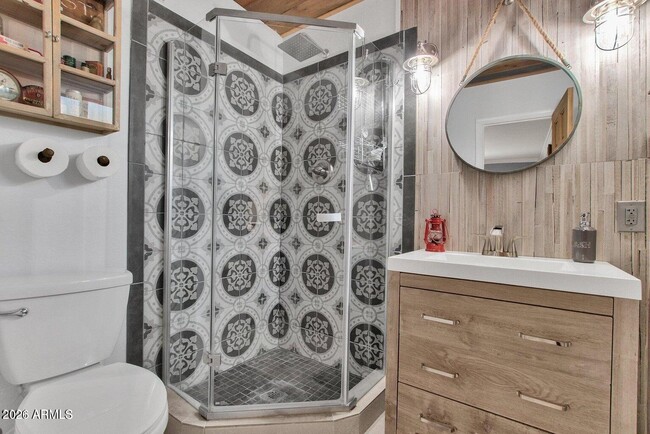 Building Photo - 6621 E 4th St