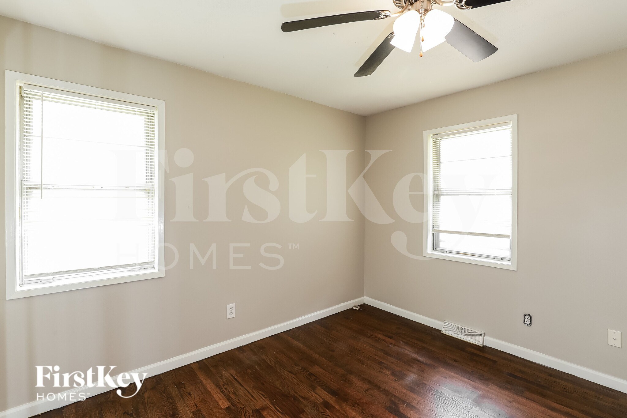 Building Photo - 4800 N Wallace Dr