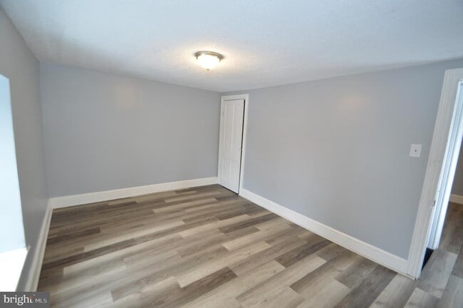 Building Photo - 201 York St