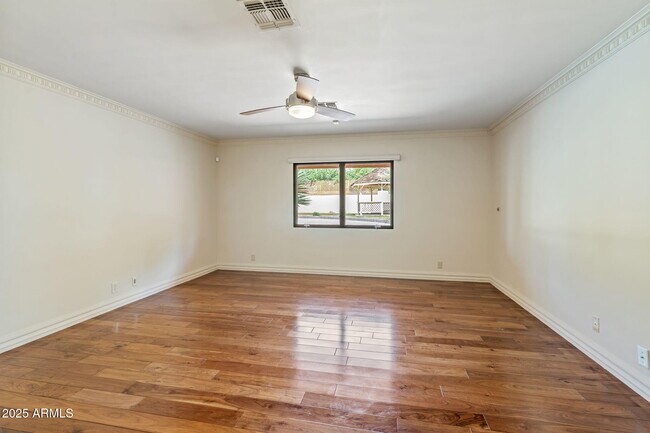 Building Photo - 5310 E Camelback Rd
