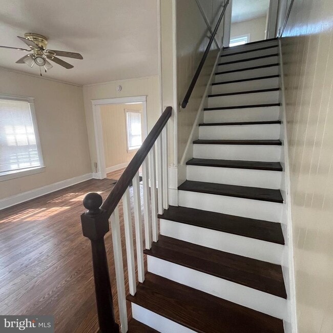 Building Photo - 609 Smithfield Ave