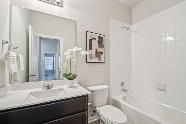 Building Photo - 1801 Fairhaven Gtwy