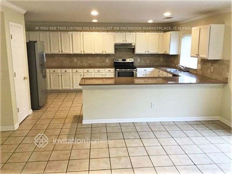 Building Photo - 452 Leaflet Ives Trail