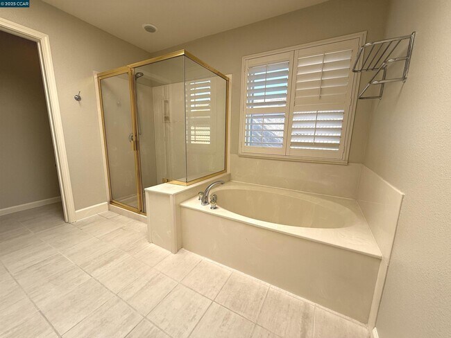 Building Photo - 600 Bourne Ct