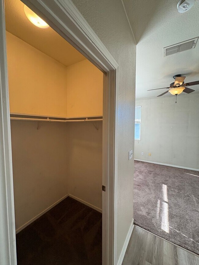 Building Photo - Beautiful 3bed/2bathroom Home in West Sac