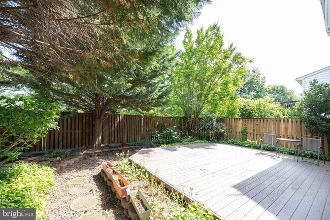 Building Photo - 43782 Brookline Terrace