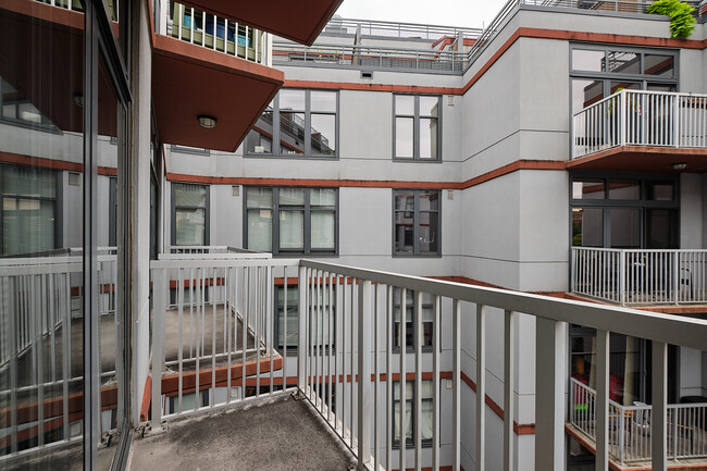 Building Photo - 2120 Vermont Ave NW
