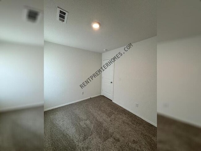 Building Photo - 70 Kinley Brk Ln
