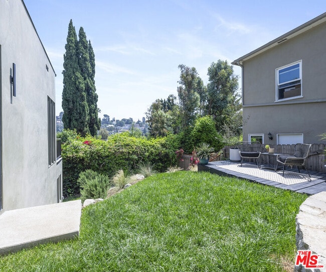 Building Photo - 2310 Vasanta Way