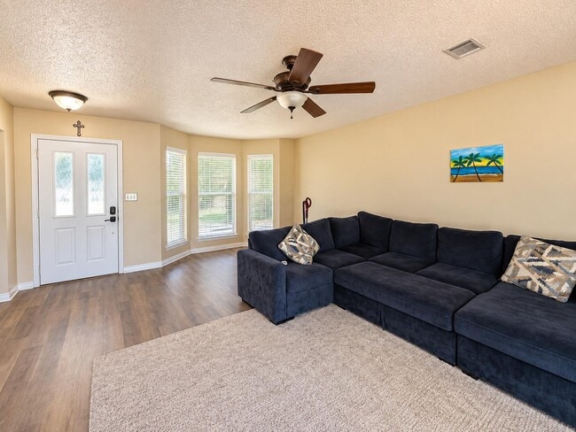 Building Photo - 3022 Blue Pine Ln