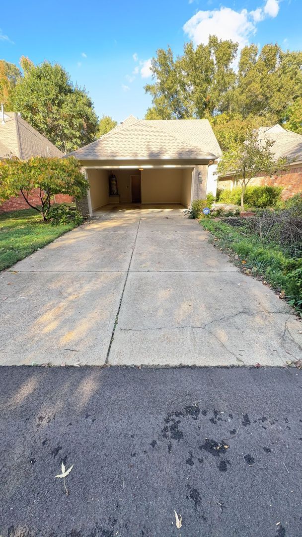 Building Photo - Charming 3-bedroom, 2-bath home located in...