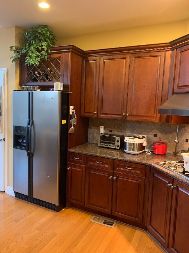 Building Photo - 6007 Windsor Cir