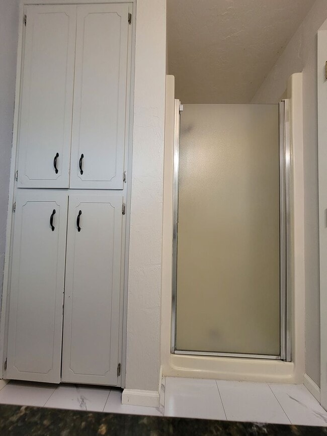 Building Photo - Charming 3 bedroom 2 bath.
