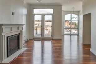 Building Photo - 422 Broadway - Residential
