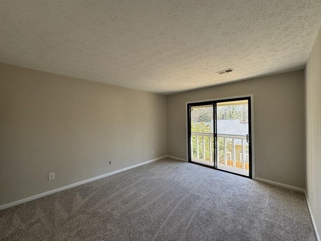 Building Photo - 731 Hanover Ln SE