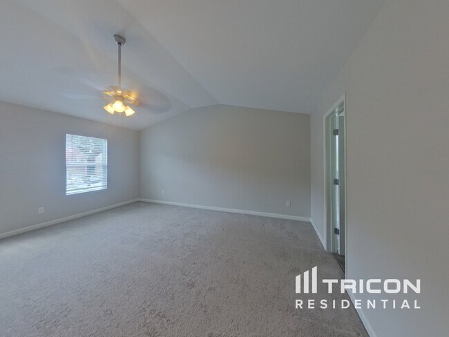Building Photo - 3650 Lebella Ln