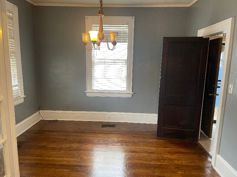 Building Photo - 438 Earl Pl