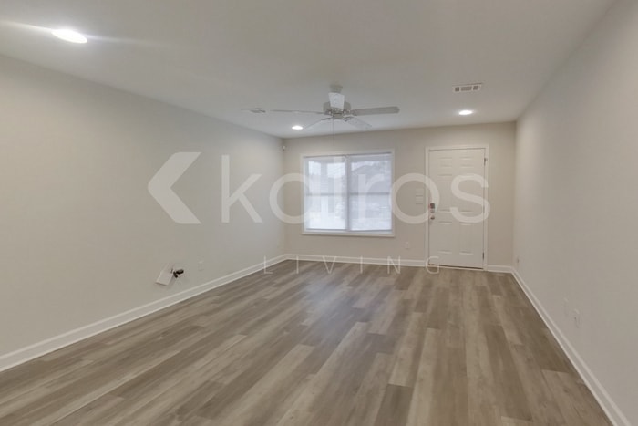 Building Photo - 1451 Maxwell Cir