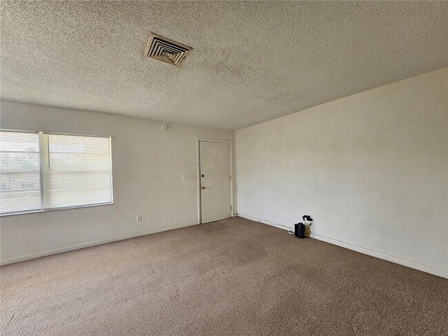 Building Photo - 209 Northwest Jefferson Cir N