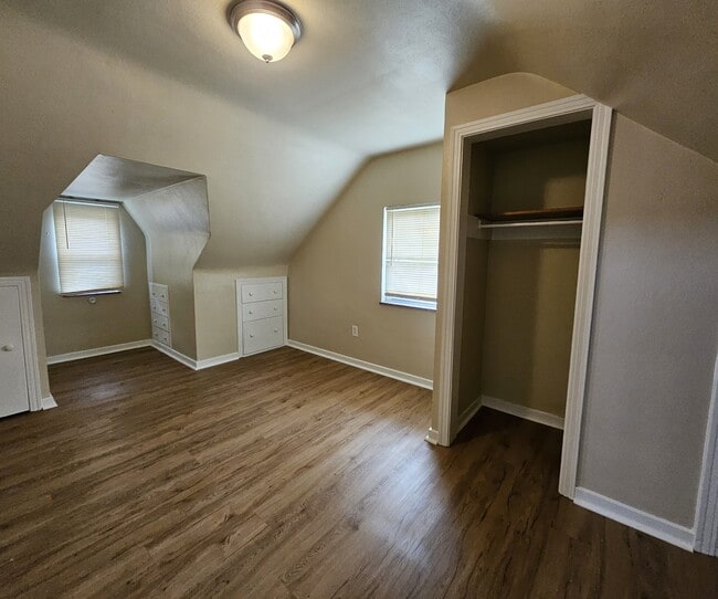 Building Photo - 855 Hamil Rd