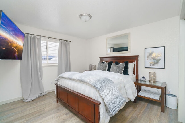 Building Photo - Lilac Retreat - Unit C