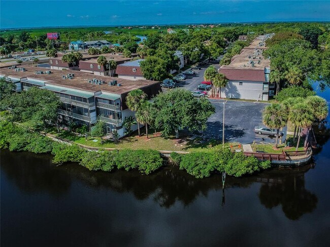 Building Photo - 9125 Tudor Dr