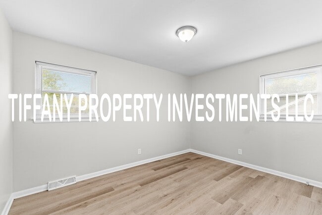 Building Photo - 317 Amon Ln