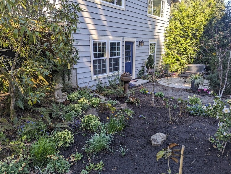 Entry showing courtyard - 1411 NW 120th St