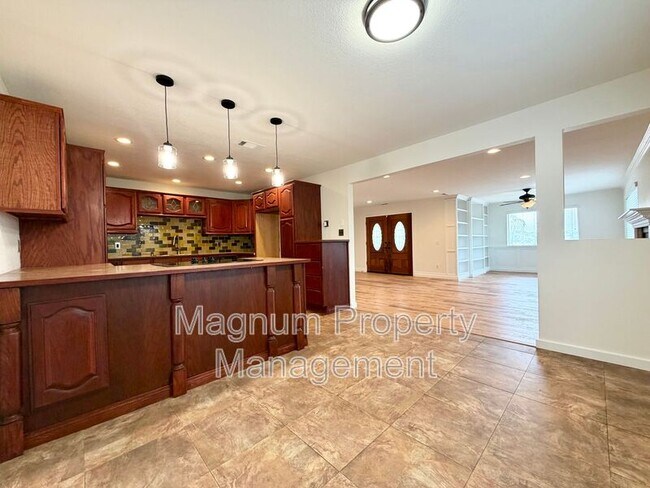 Building Photo - 23775 Cruise Cir Dr