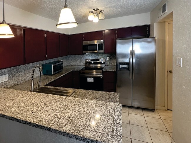 Building Photo - 13014 Leader St