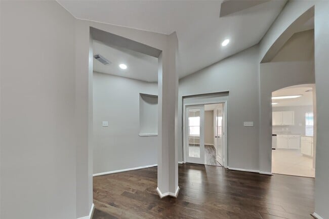 Building Photo - 4959 Sentry Woods Ln