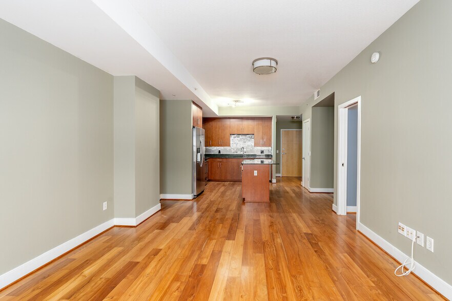 Building Photo - 910 M St NW