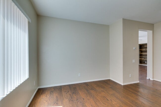 Building Photo - Large home near Aliante*Close to area schools and shopping centers*