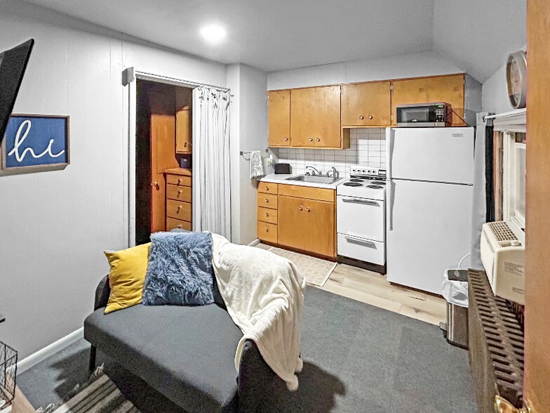 Primary Photo - 208 2nd St S