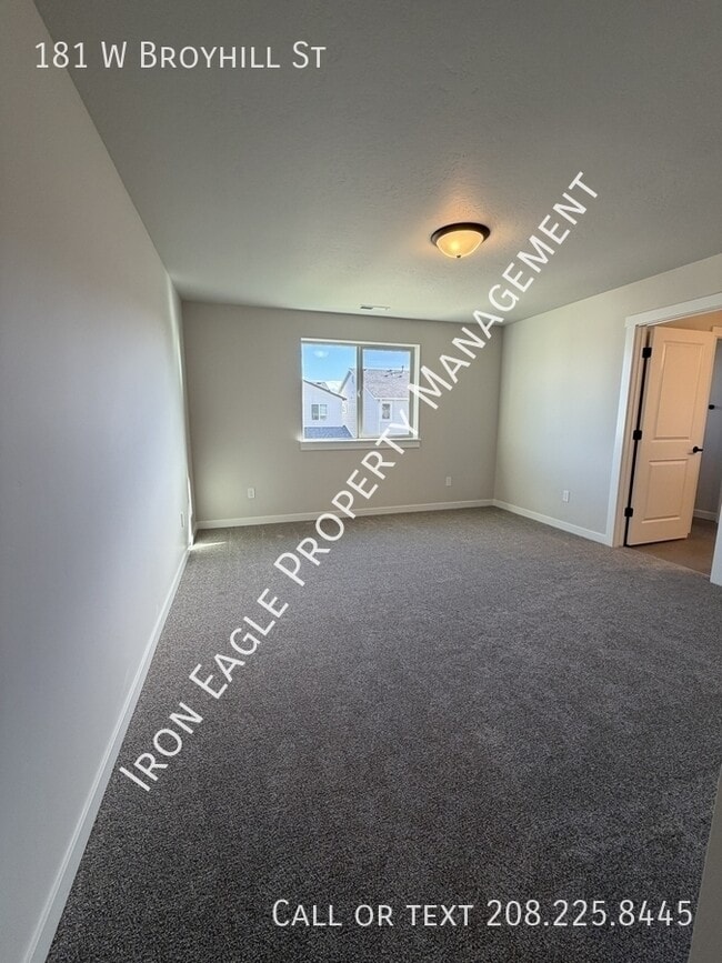 Building Photo - 181 W Broyhill St