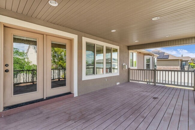 Building Photo - Spacious Syracuse Home with Covered Deck, Loft & Oversized 3-Car Garage