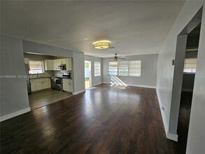 Building Photo - 7501 Pierce St