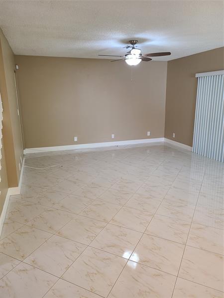 Building Photo - 1427 SW 48th Terrace