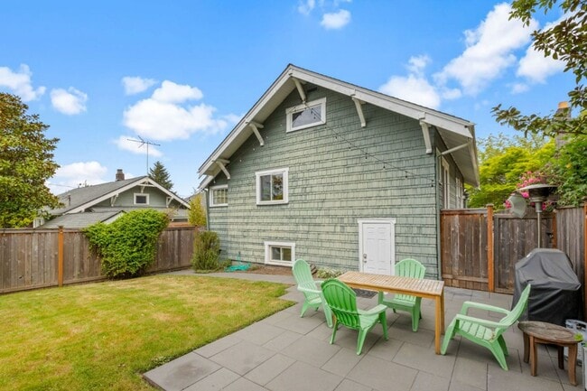 Building Photo - 4Bd/2Ba Seattle Home