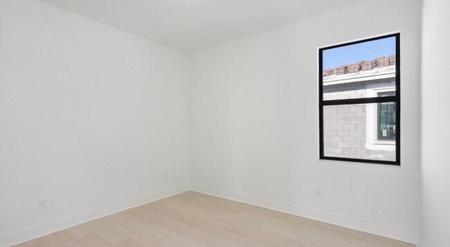 Building Photo - 13174 Artisan Cir