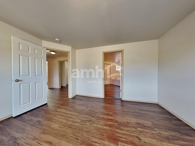 Building Photo - 16646 Rainier View Dr SE
