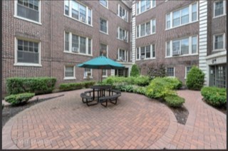 Building Photo - 437 N Lombard Ave