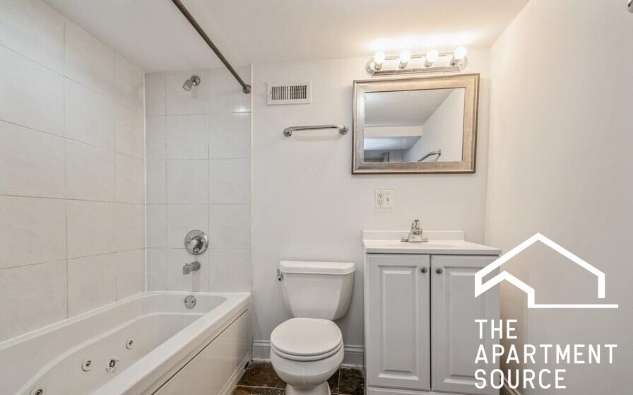 Building Photo - 1418 N Mohawk St