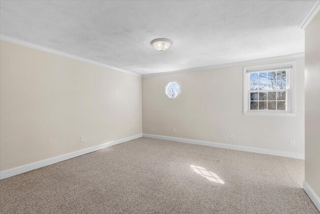 Building Photo - 8 Captain Cook Ln