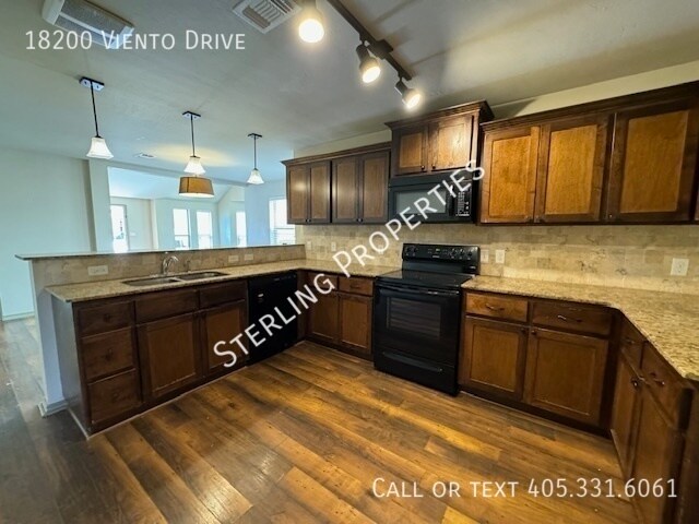 Building Photo - 18200 Viento Dr