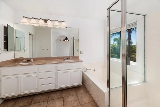 Building Photo - 6081 Paseo Monona