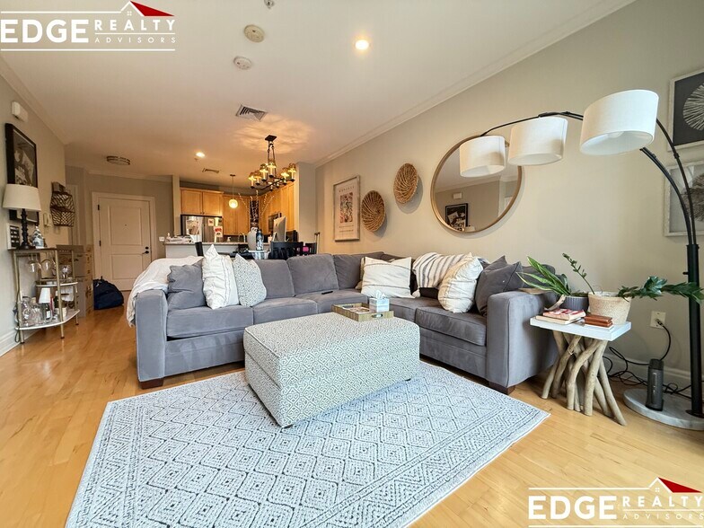 Building Photo - 59 Walpole St