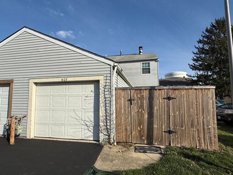 Building Photo - 1823 Worthington Run Dr