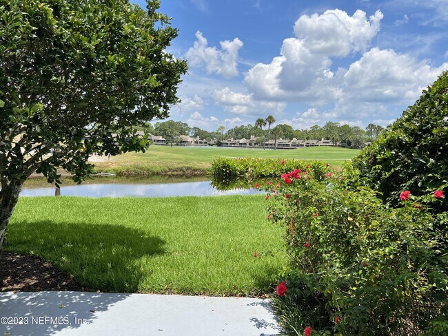 Building Photo - 7 Cove Rd