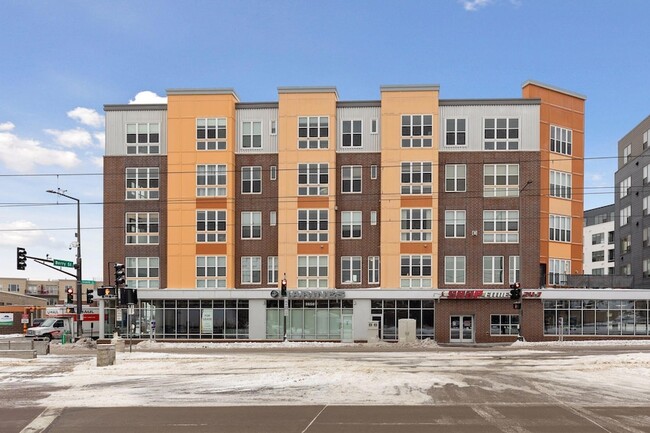 Building Photo - 2650 University Ave W